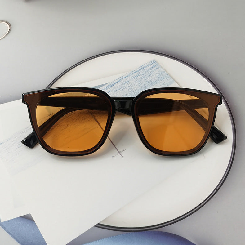Chic Retro Small Frame Sunglasses for Women